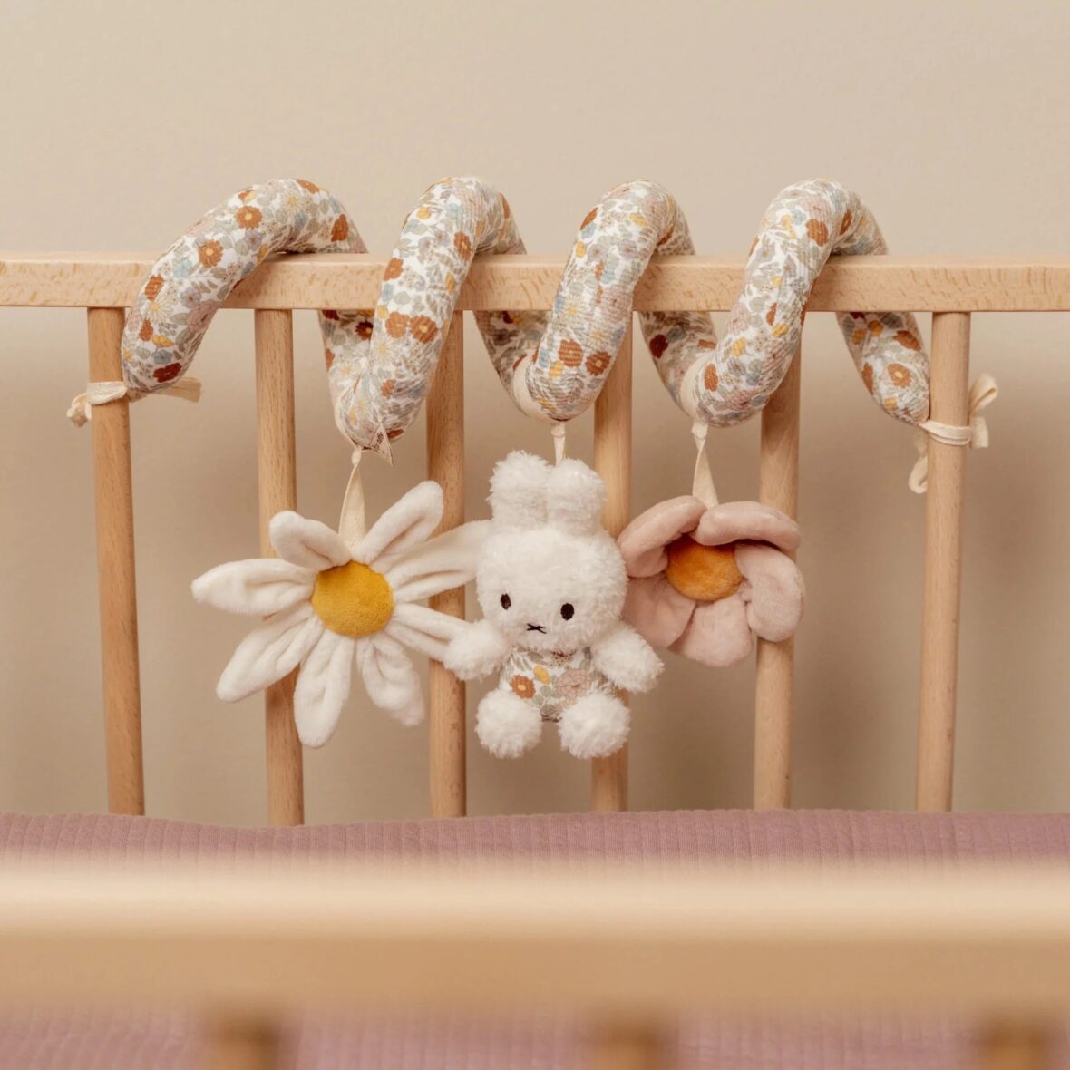 Σπιράλ δραστηριοτήτων Miffy Vintage Flowers